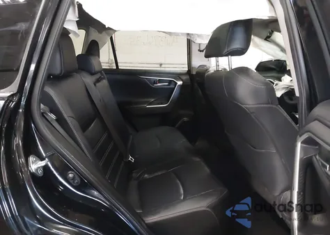 2019 Toyota Rav4 Limited z USA, uszkodzony, nr VIN JTMN1RFV1KD518639